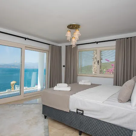 Bodrumda Essiz Deniz Manzarali Lueks Boss 1 别墅 Milas